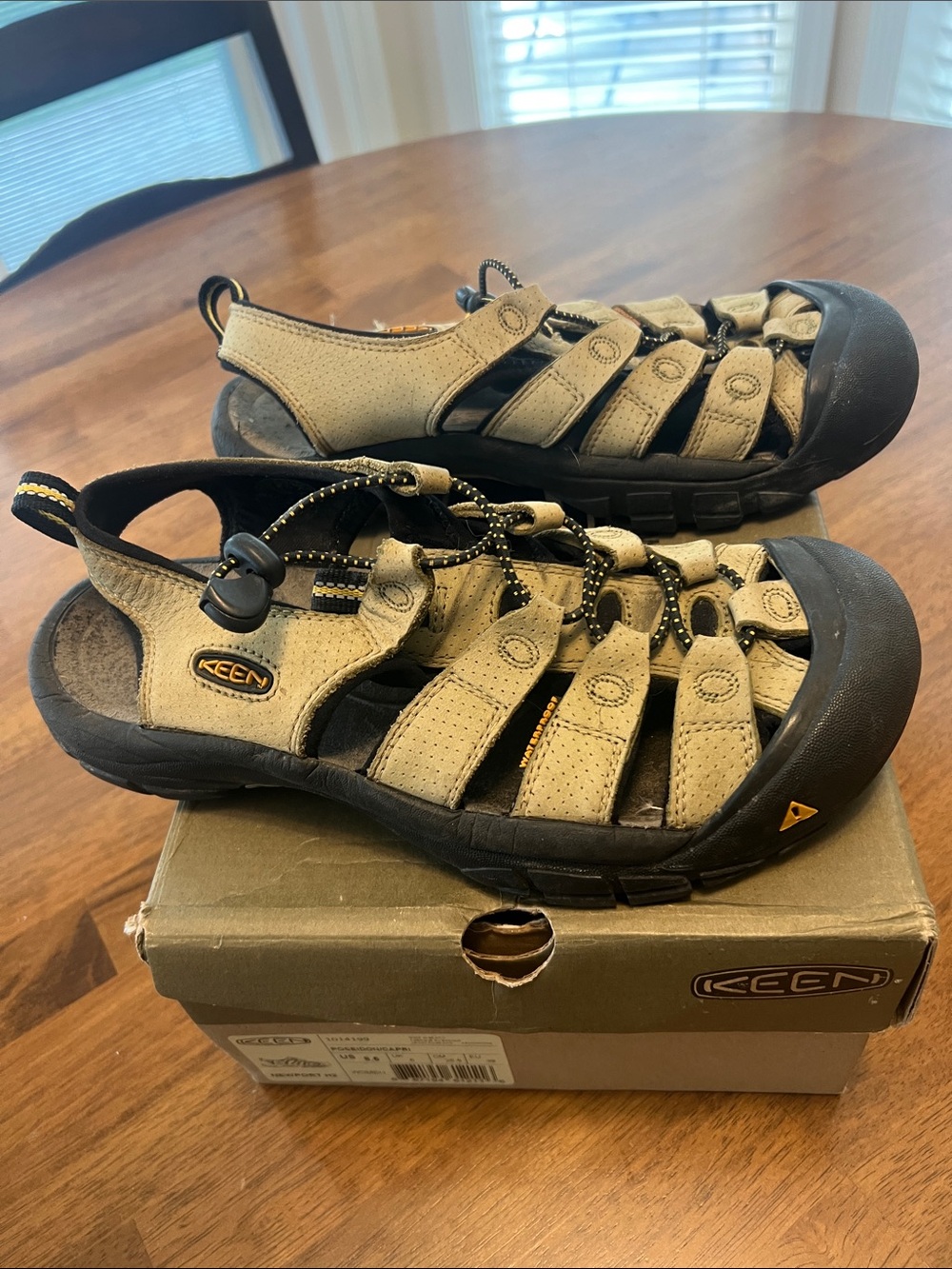 Keen Newport H2 womens size 8.5
